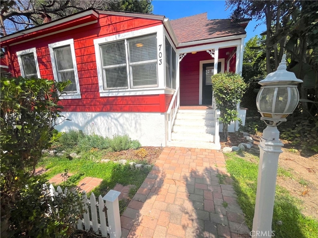 703 Manzanita Avenue - Photo 3