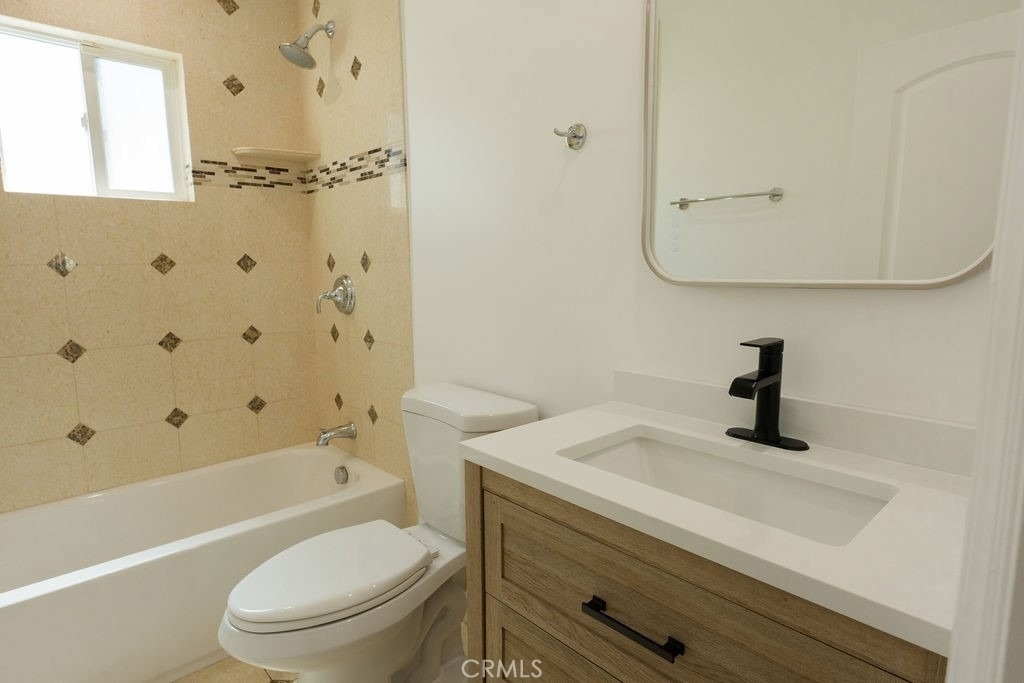 14605 Wyandotte - Photo 17
