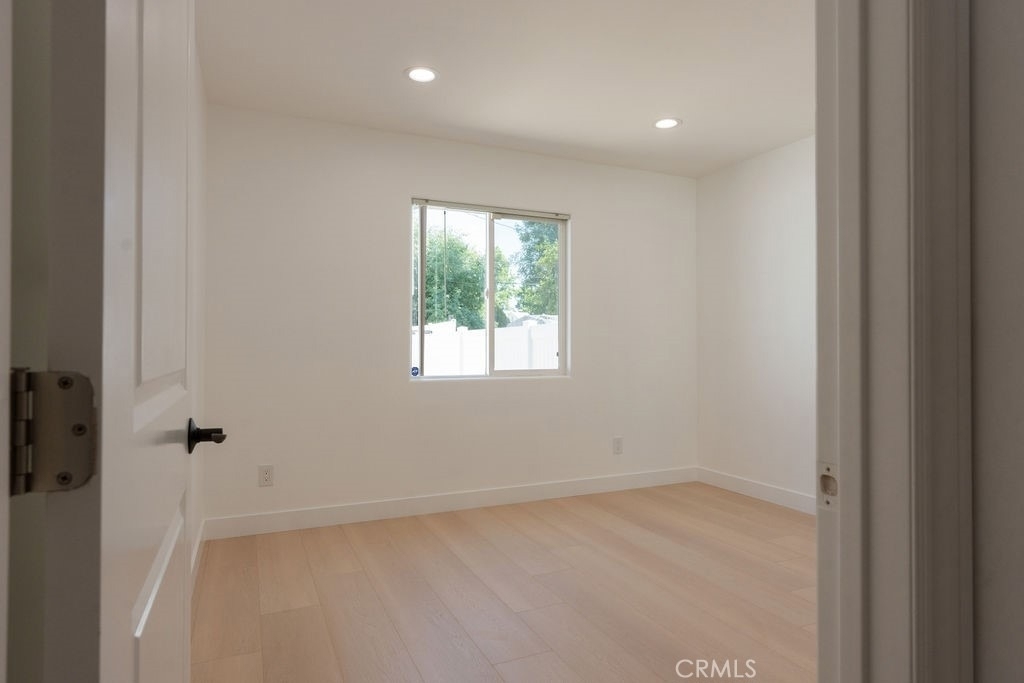14605 Wyandotte - Photo 11