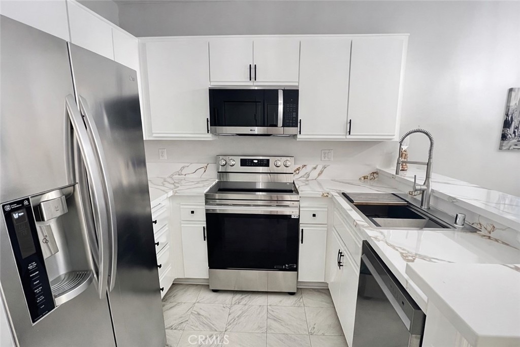 2456 Pleasant Way - Photo 7