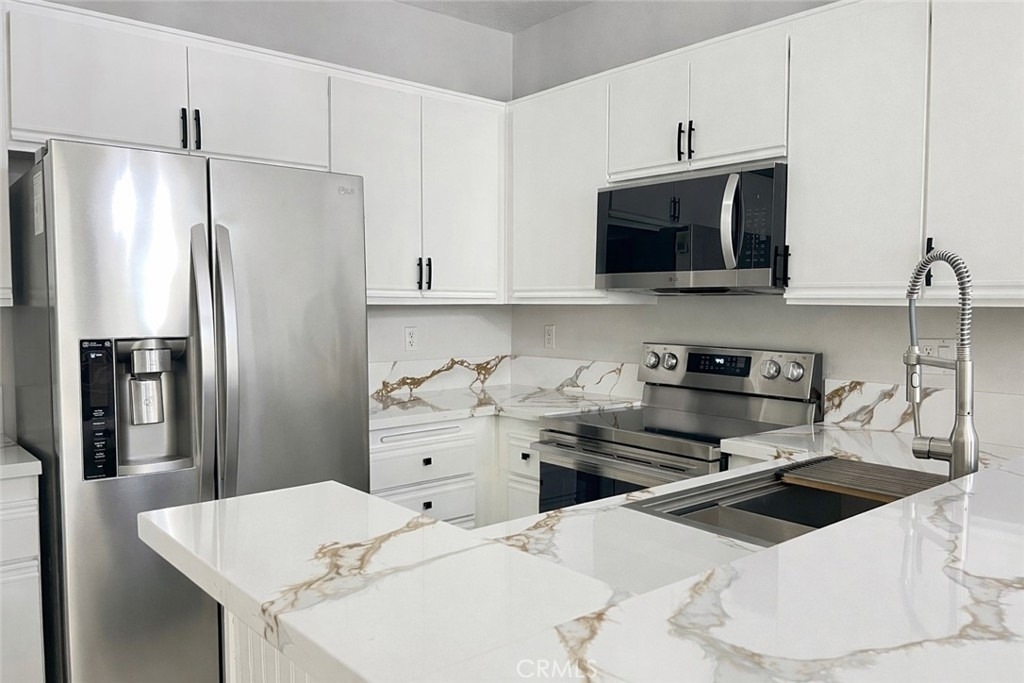 2456 Pleasant Way - Photo 8