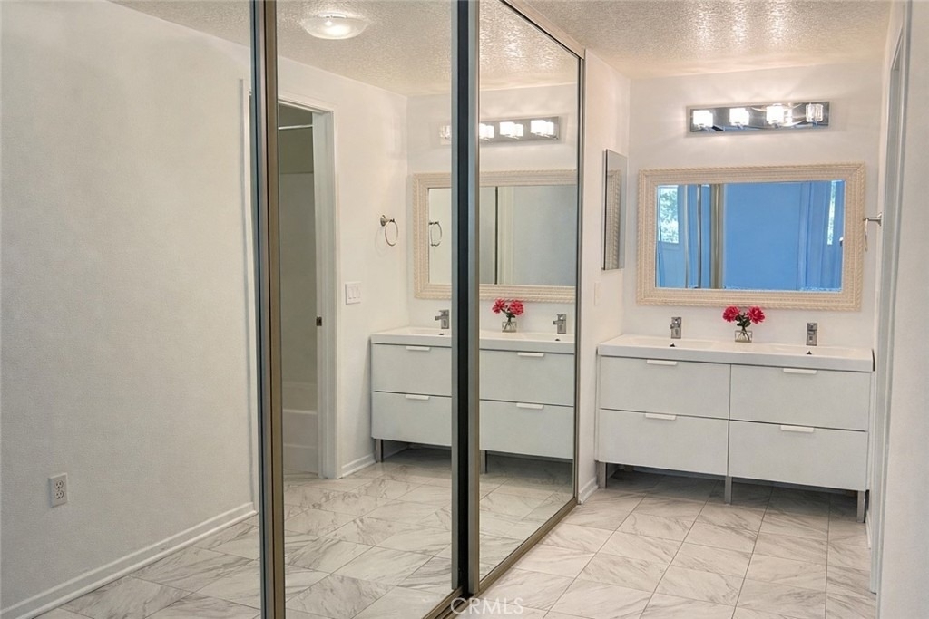 2456 Pleasant Way - Photo 17
