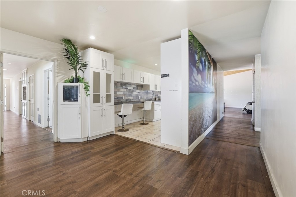 6732 Wooster Avenue - Photo 10