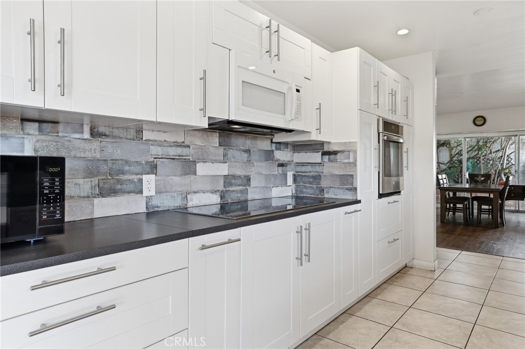 6732 Wooster Avenue - Photo 8