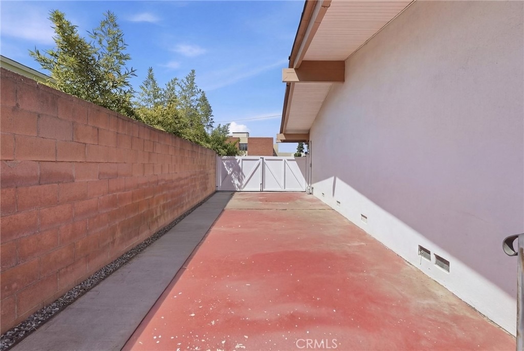 6732 Wooster Avenue - Photo 37