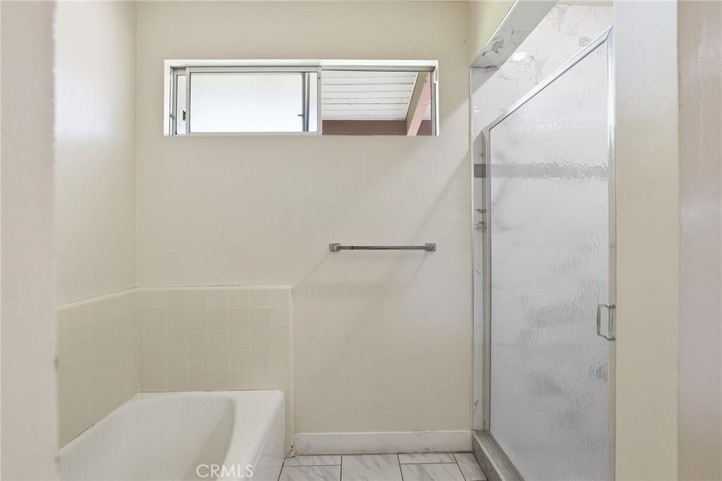 6732 Wooster Avenue - Photo 18