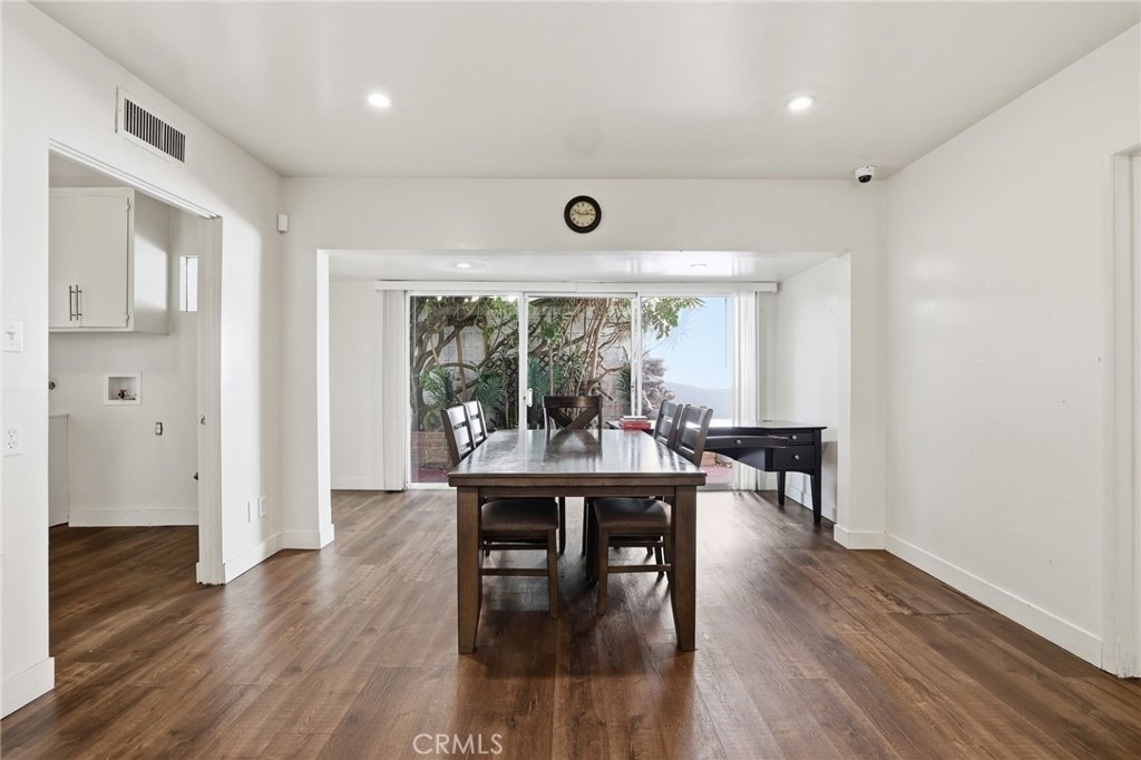 6732 Wooster Avenue - Photo 11