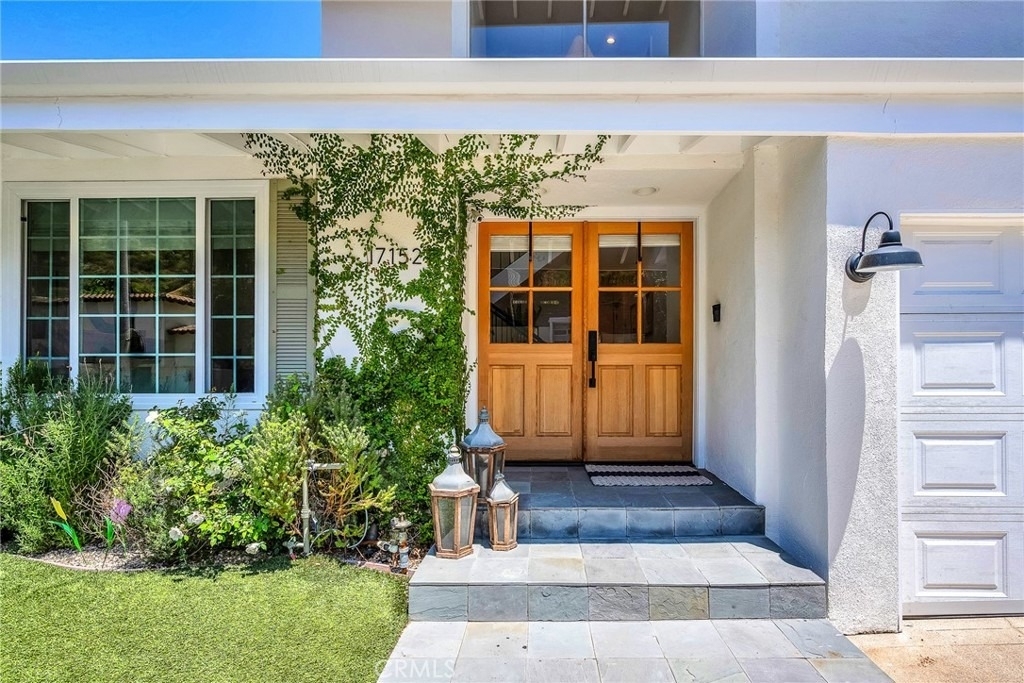 17152 Escalon - Photo 2
