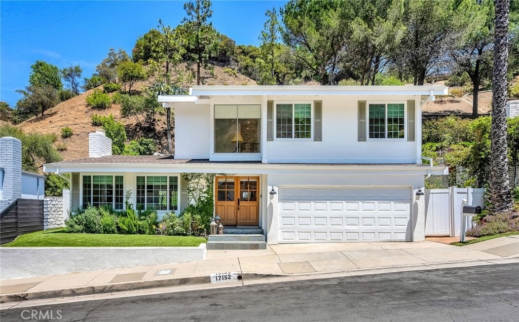17152 Escalon - Photo 0