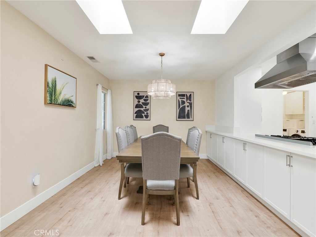10018 Cozycroft Avenue - Photo 8