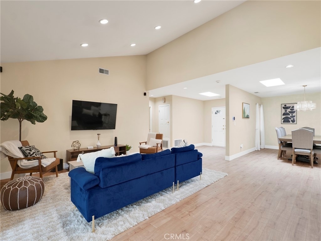 10018 Cozycroft Avenue - Photo 2