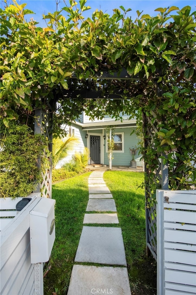 5231 Glasgow Way - Photo 2