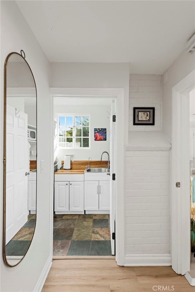 5231 Glasgow Way - Photo 18