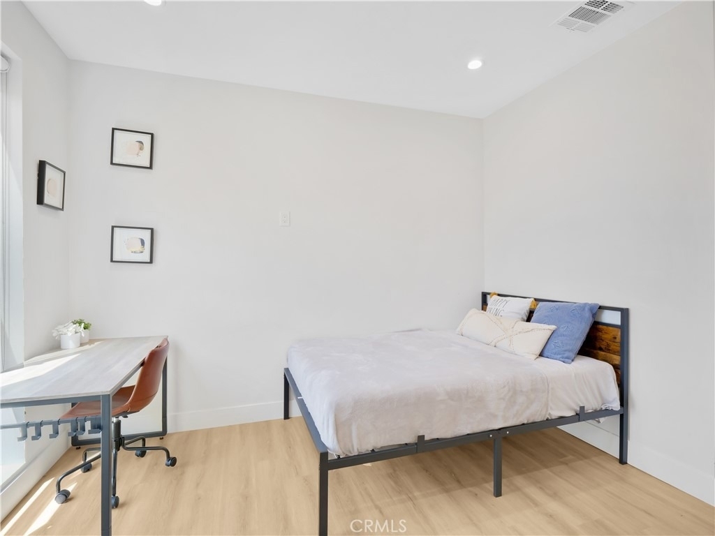 3105 W Normandie Avenue - Photo 2