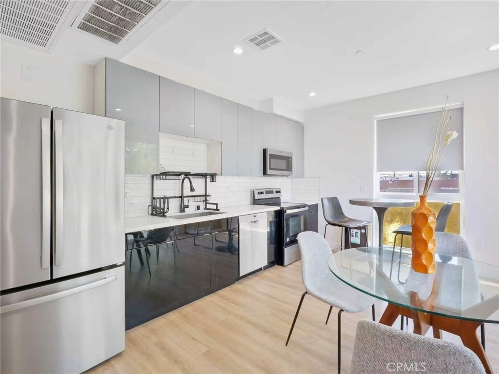 3105 W Normandie Avenue - Photo 1