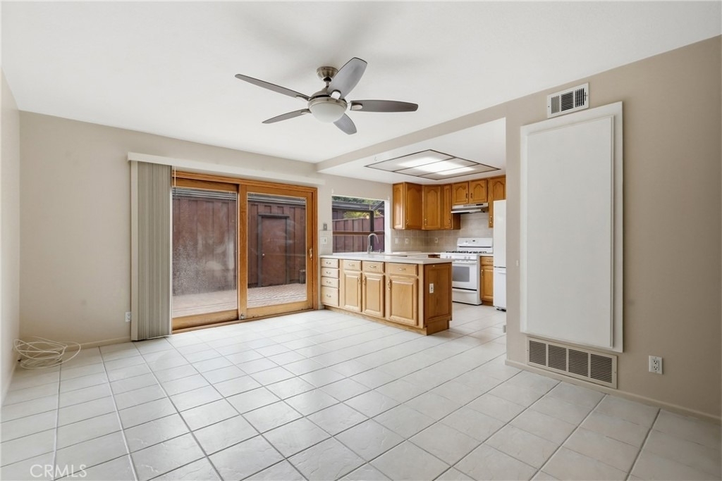 2242 Stonewood Court - Photo 6