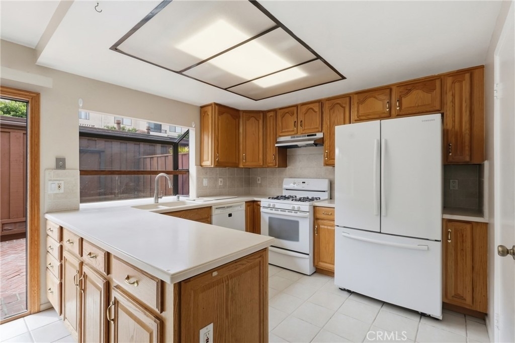 2242 Stonewood Court - Photo 5