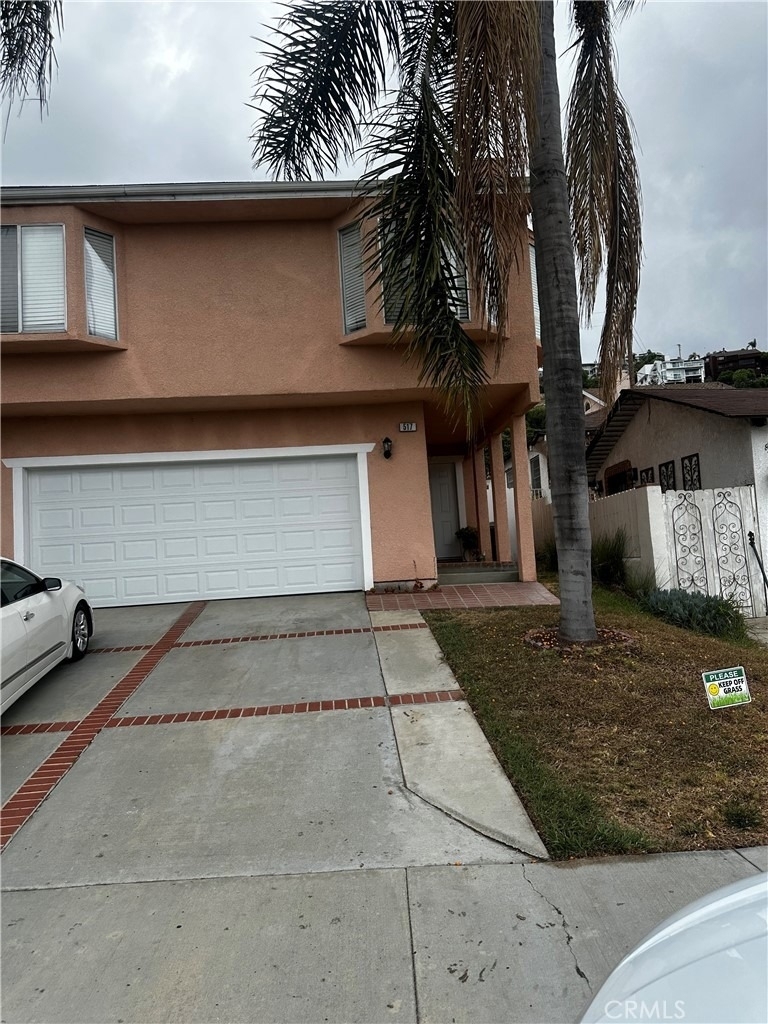 517 S Hewes - Photo 0