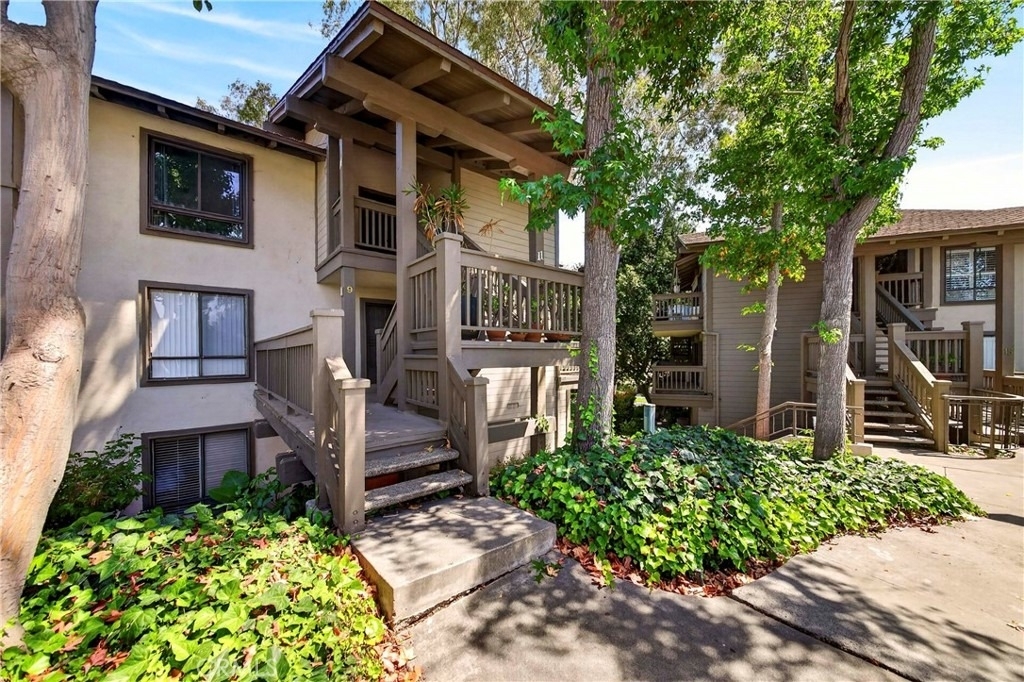 9 Madrona - Photo 0