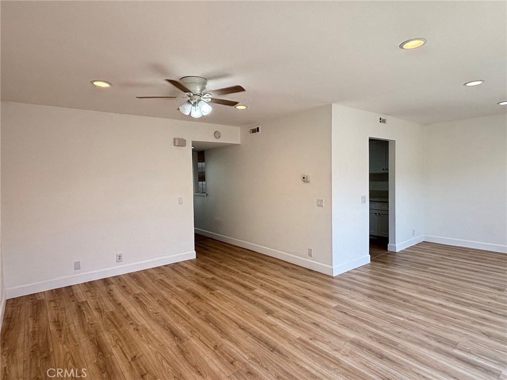4646 Larwin Avenue - Photo 18