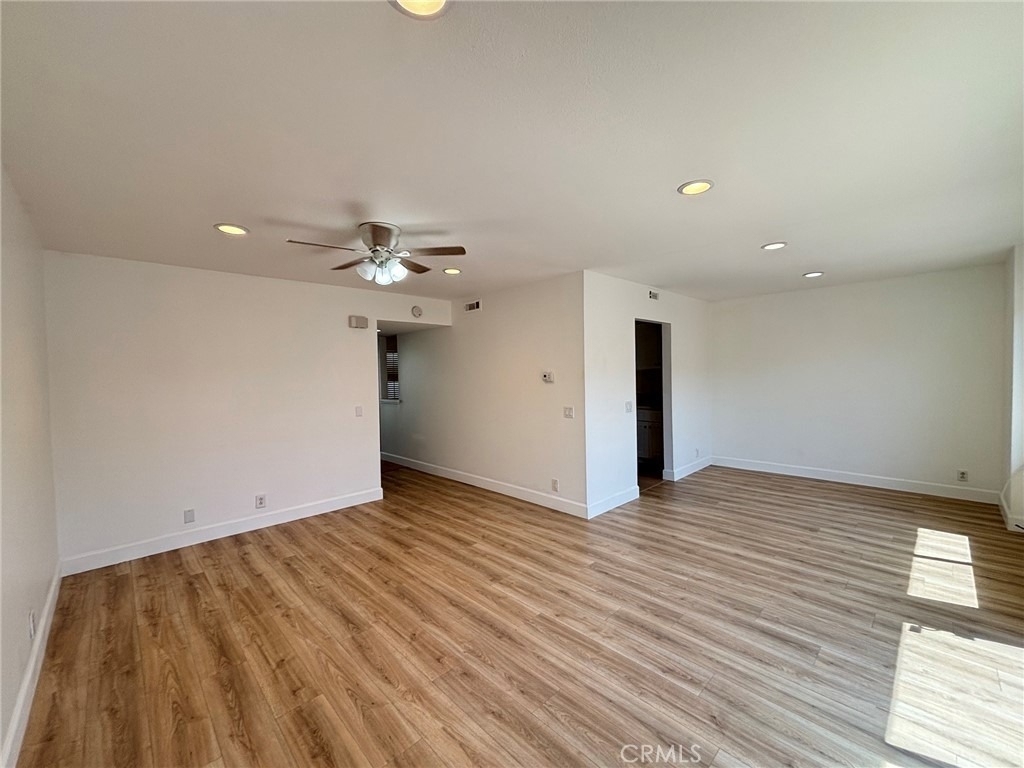 4646 Larwin Avenue - Photo 11