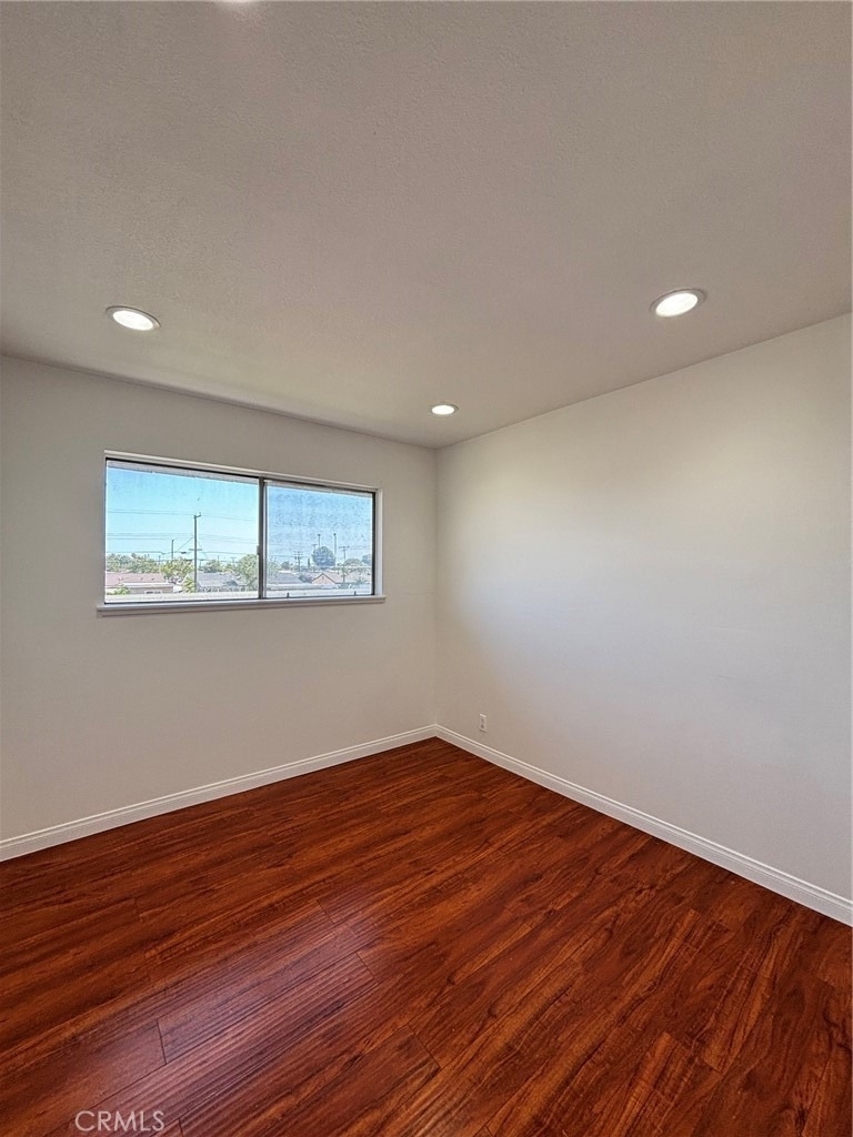 4646 Larwin Avenue - Photo 9