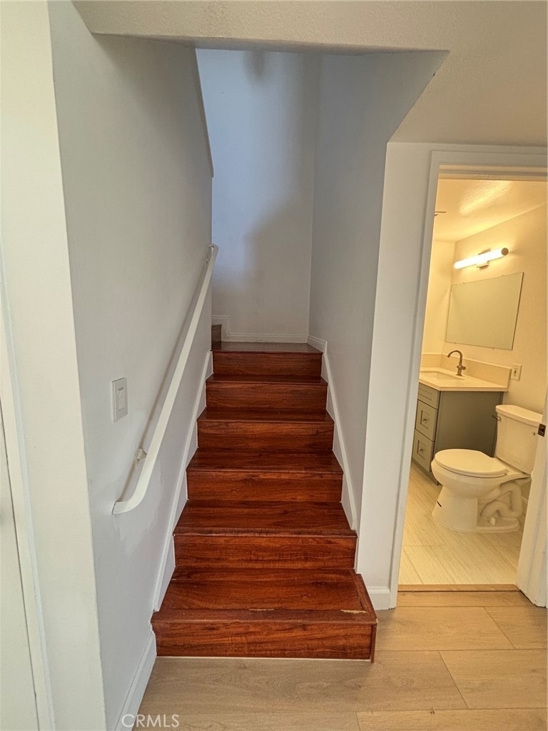 4646 Larwin Avenue - Photo 7
