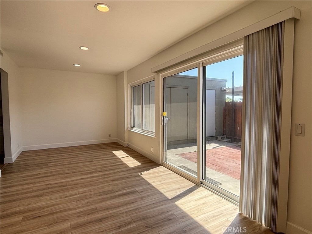 4646 Larwin Avenue - Photo 17