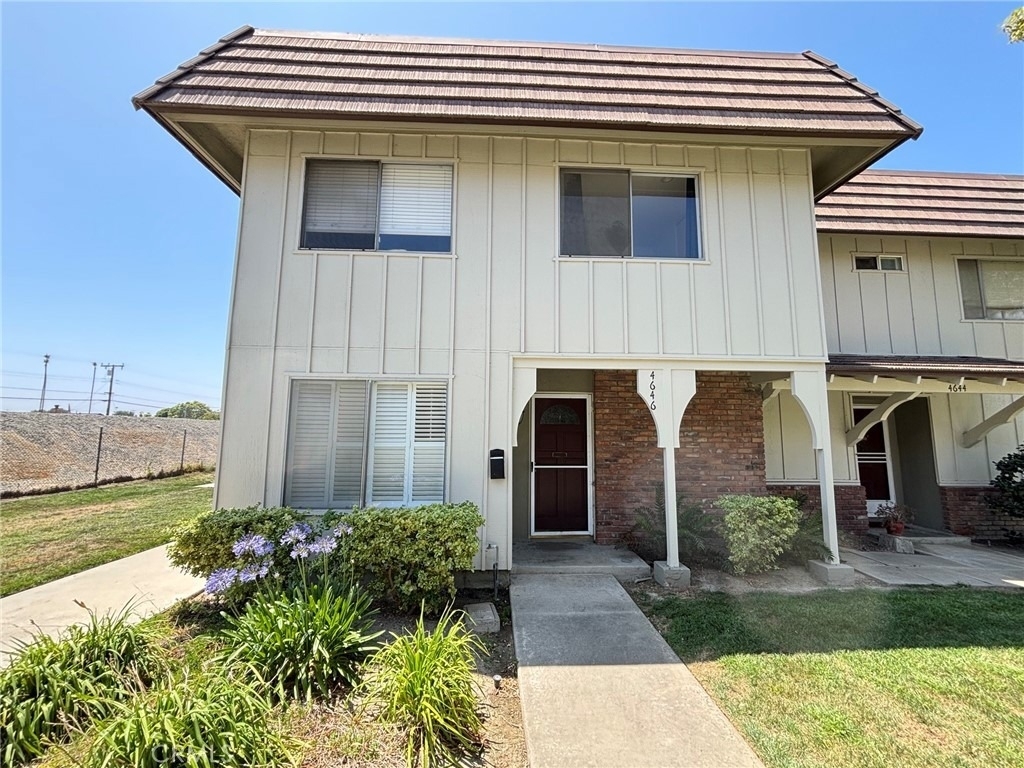 4646 Larwin Avenue - Photo 0
