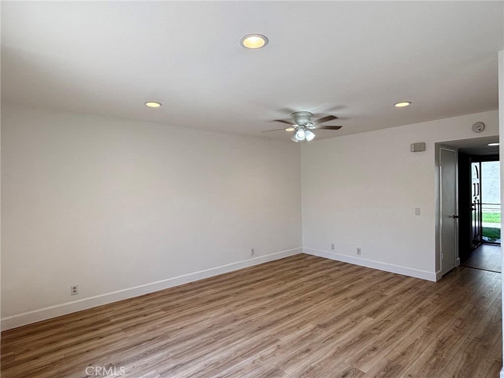 4646 Larwin Avenue - Photo 15