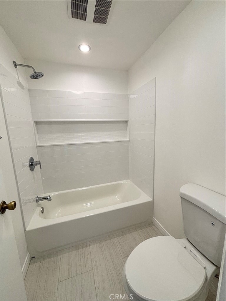 4646 Larwin Avenue - Photo 4