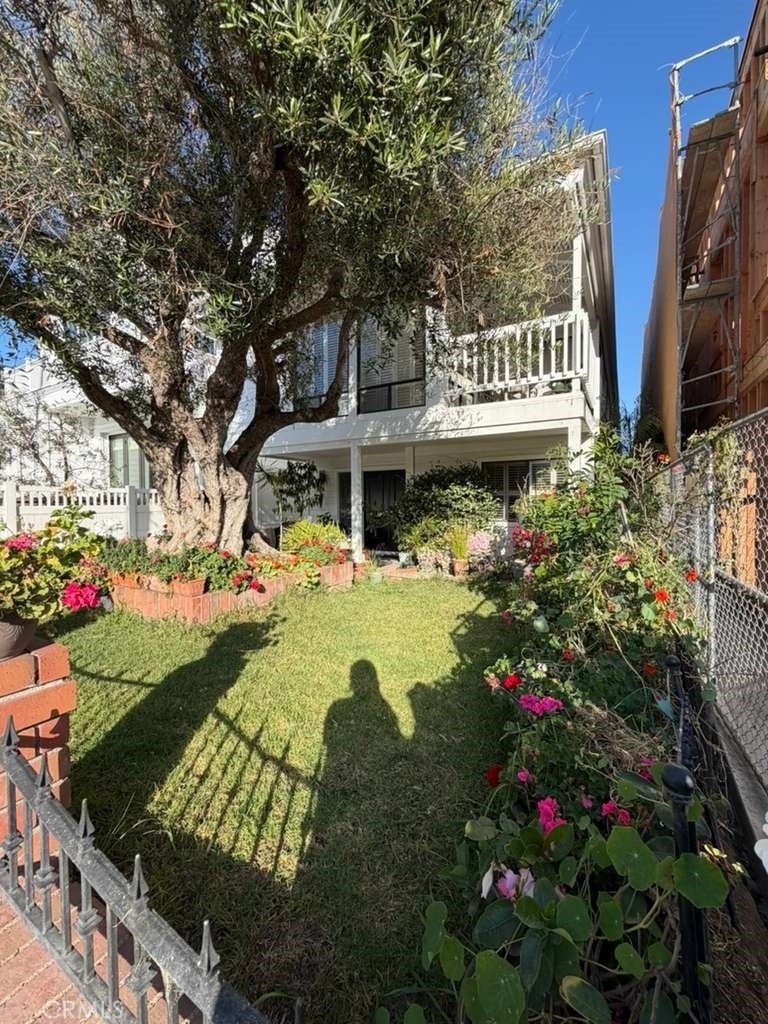 404 Goldenrod - Photo 0