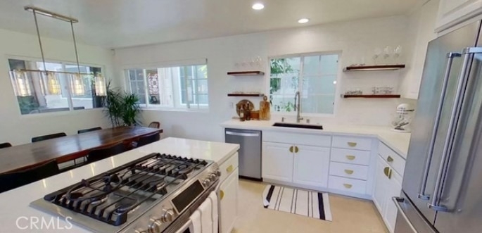 445 Begonia Avenue - Photo 4