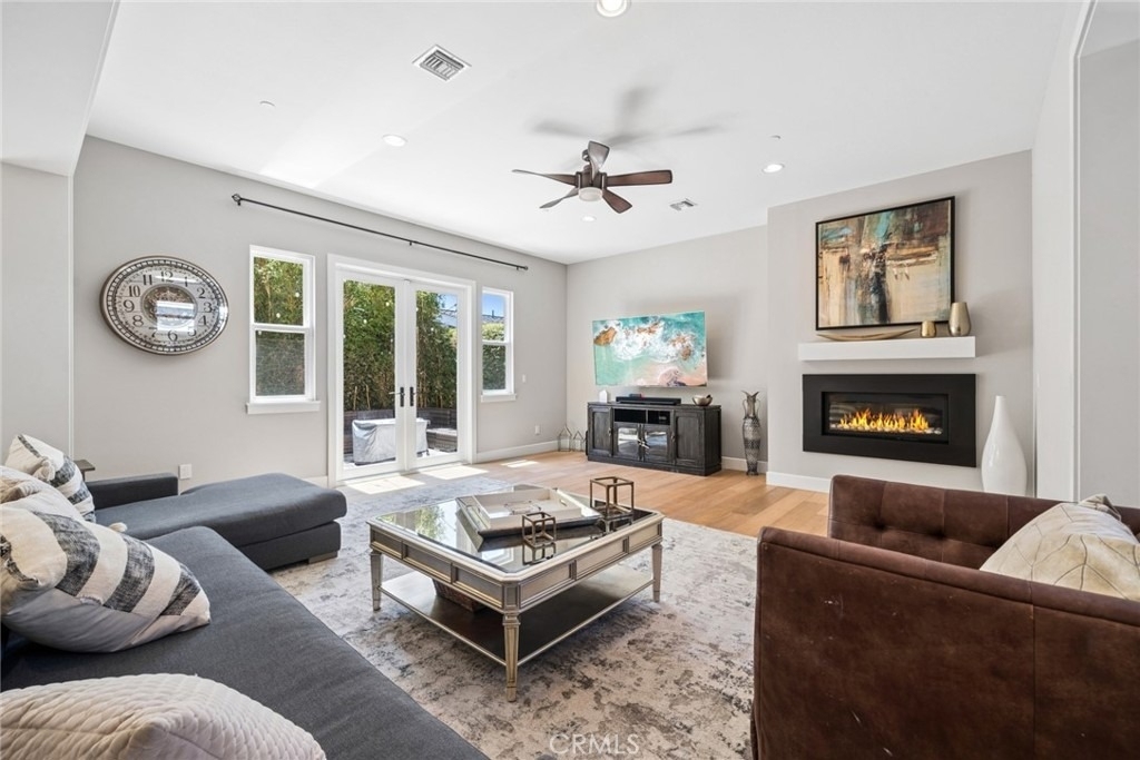 268 Palmer St - Photo 0