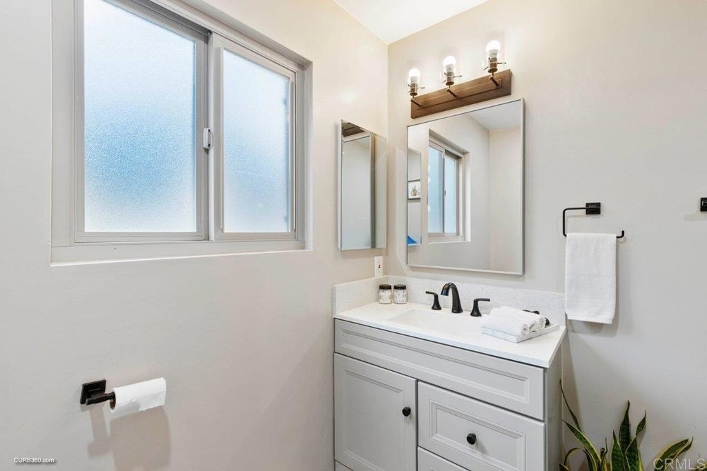1870 Jeffrey Avenue - Photo 18