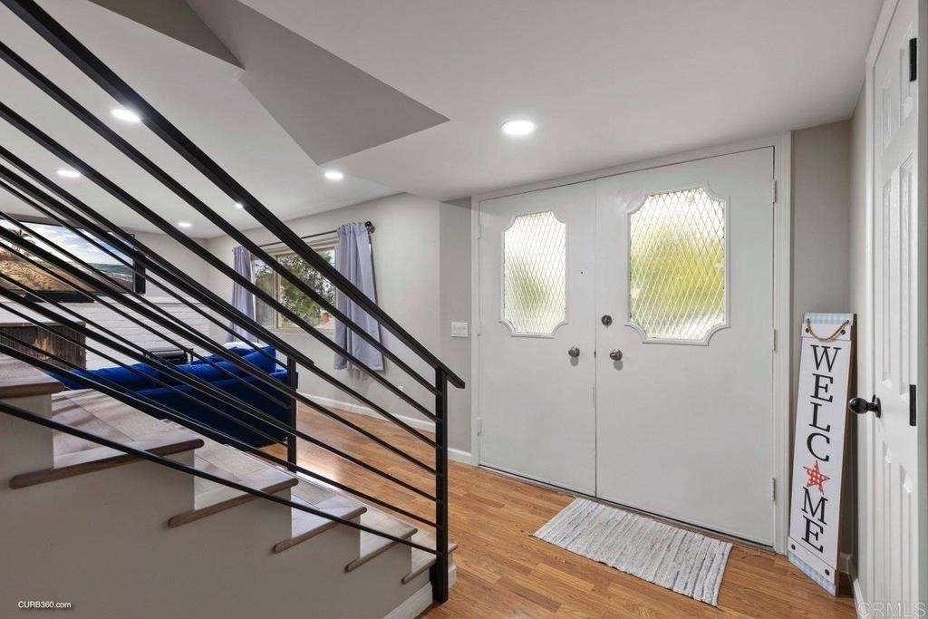 1870 Jeffrey Avenue - Photo 2