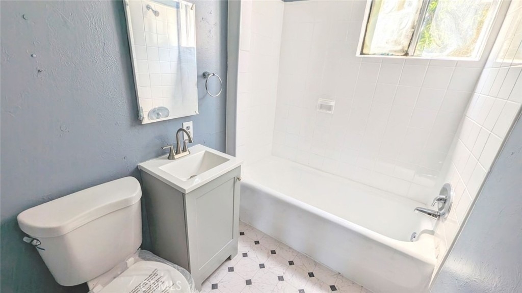780 E 9th Street - Photo 9