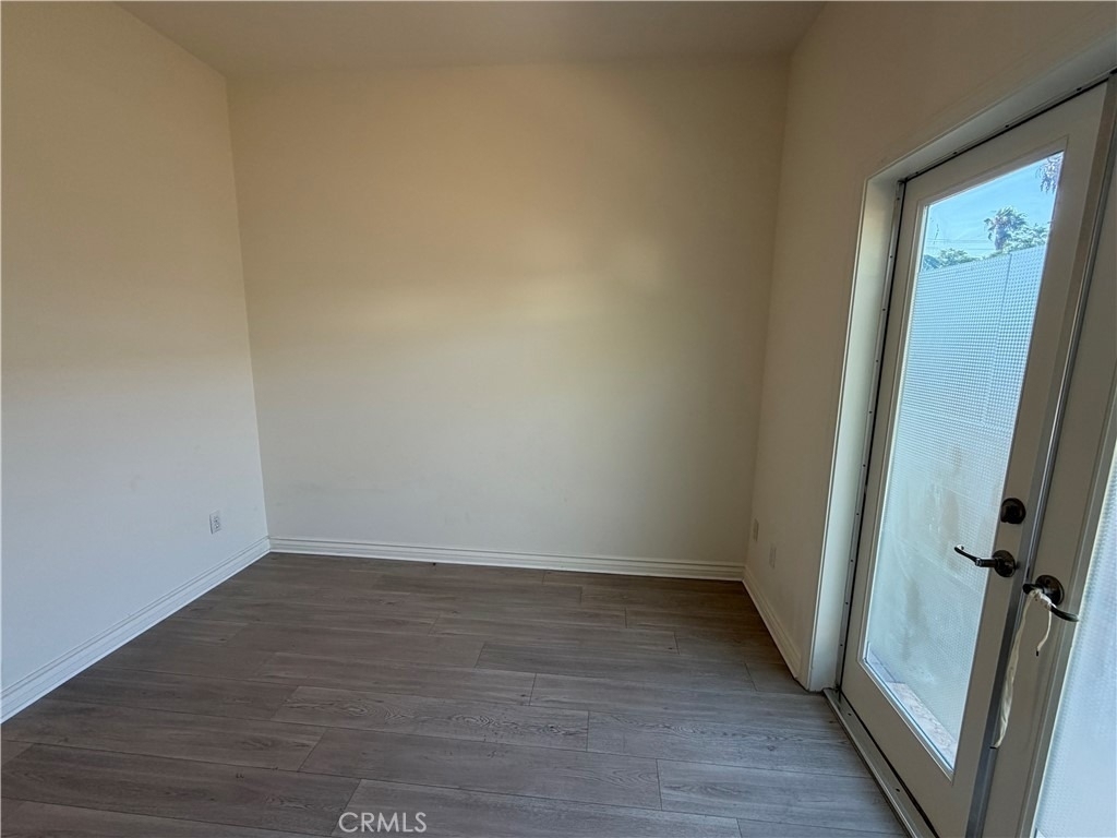 1927 Strathmore Avenue - Photo 4