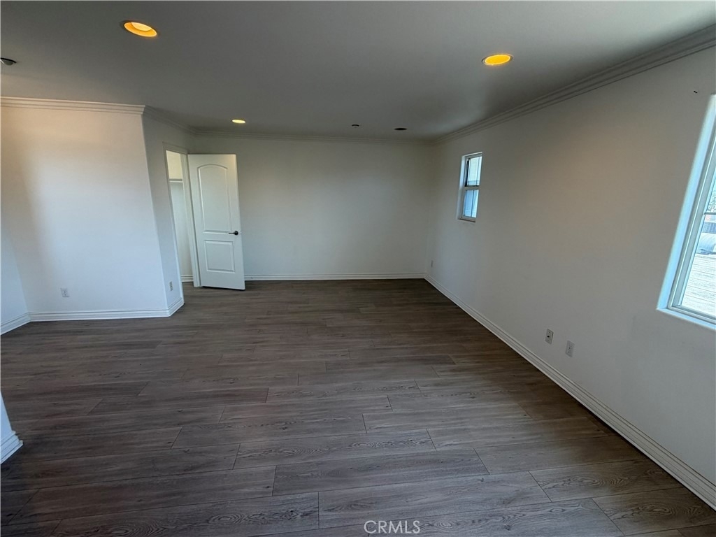 1927 Strathmore Avenue - Photo 16