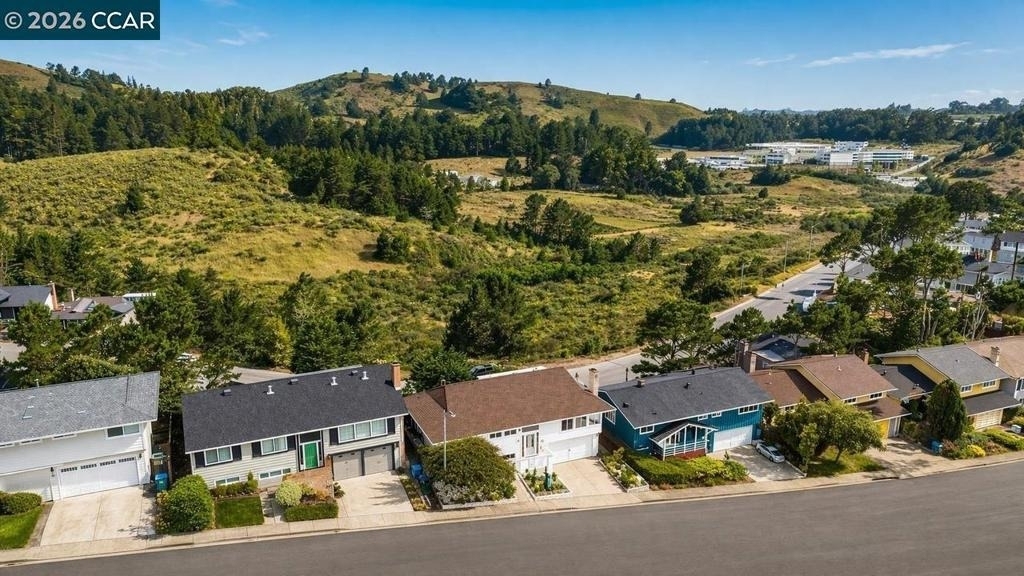 225 Merced Dr - Photo 0