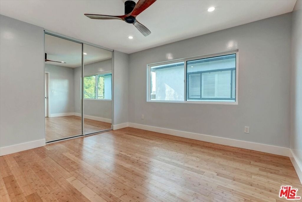 5726 Woodman Avenue - Photo 17