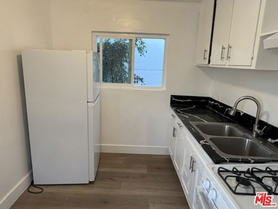 3857 Mont Clair Street - Photo 11