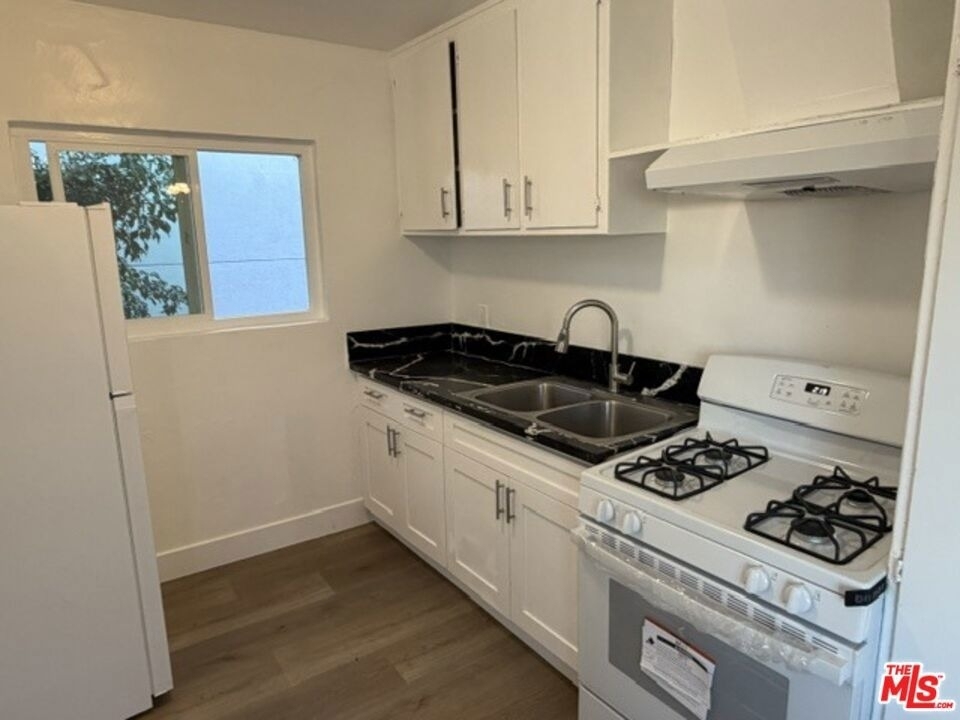 3857 Mont Clair Street - Photo 10