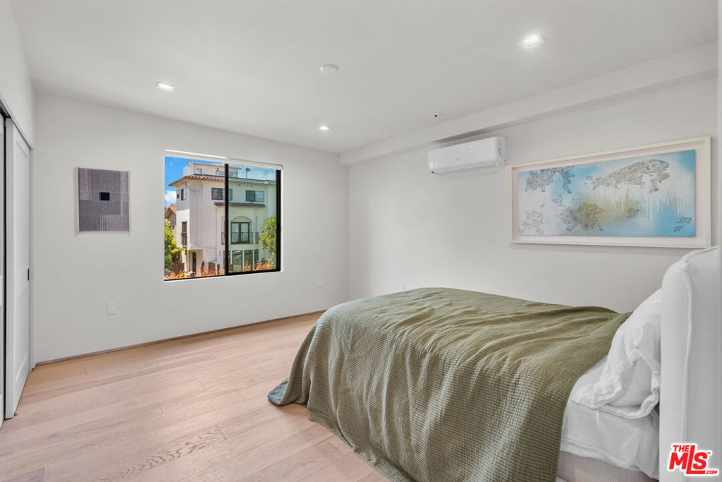 838 N Mansfield Avenue - Photo 20