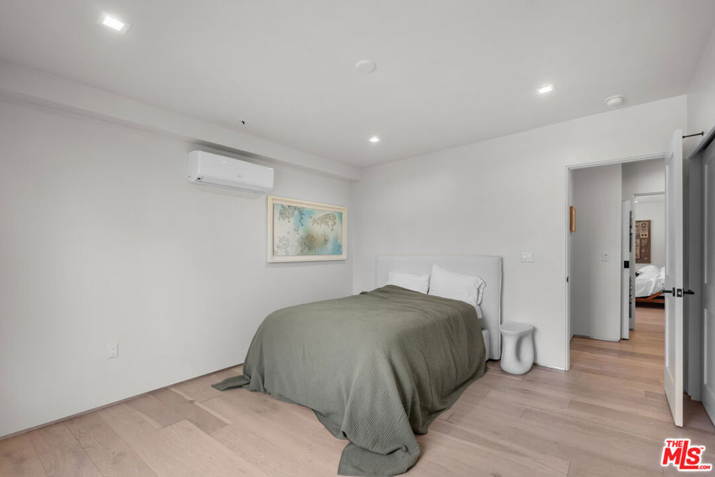 838 N Mansfield Avenue - Photo 21