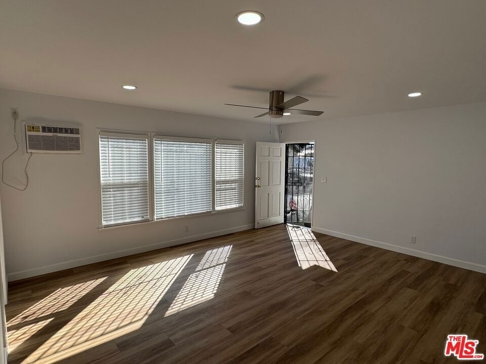 2601 Obama Boulevard - Photo 2