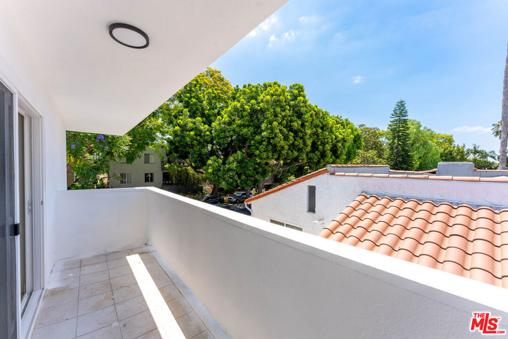 929 N Stanley Avenue - Photo 16