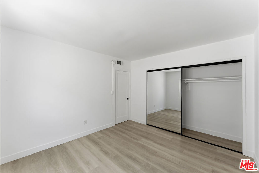 929 N Stanley Avenue - Photo 14