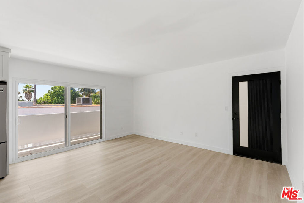 929 N Stanley Avenue - Photo 3