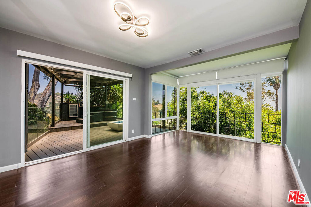 1438 Davies Drive - Photo 8